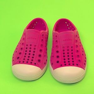 Native Pink Girl Shoes Size 5